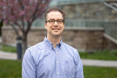 Head and shoulders photo of Dr. Jason Roberts